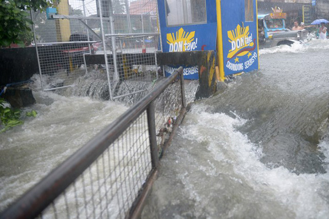 Tropensturm überflutet Manila
