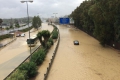 Spanien: Fluten reißen Autos mit